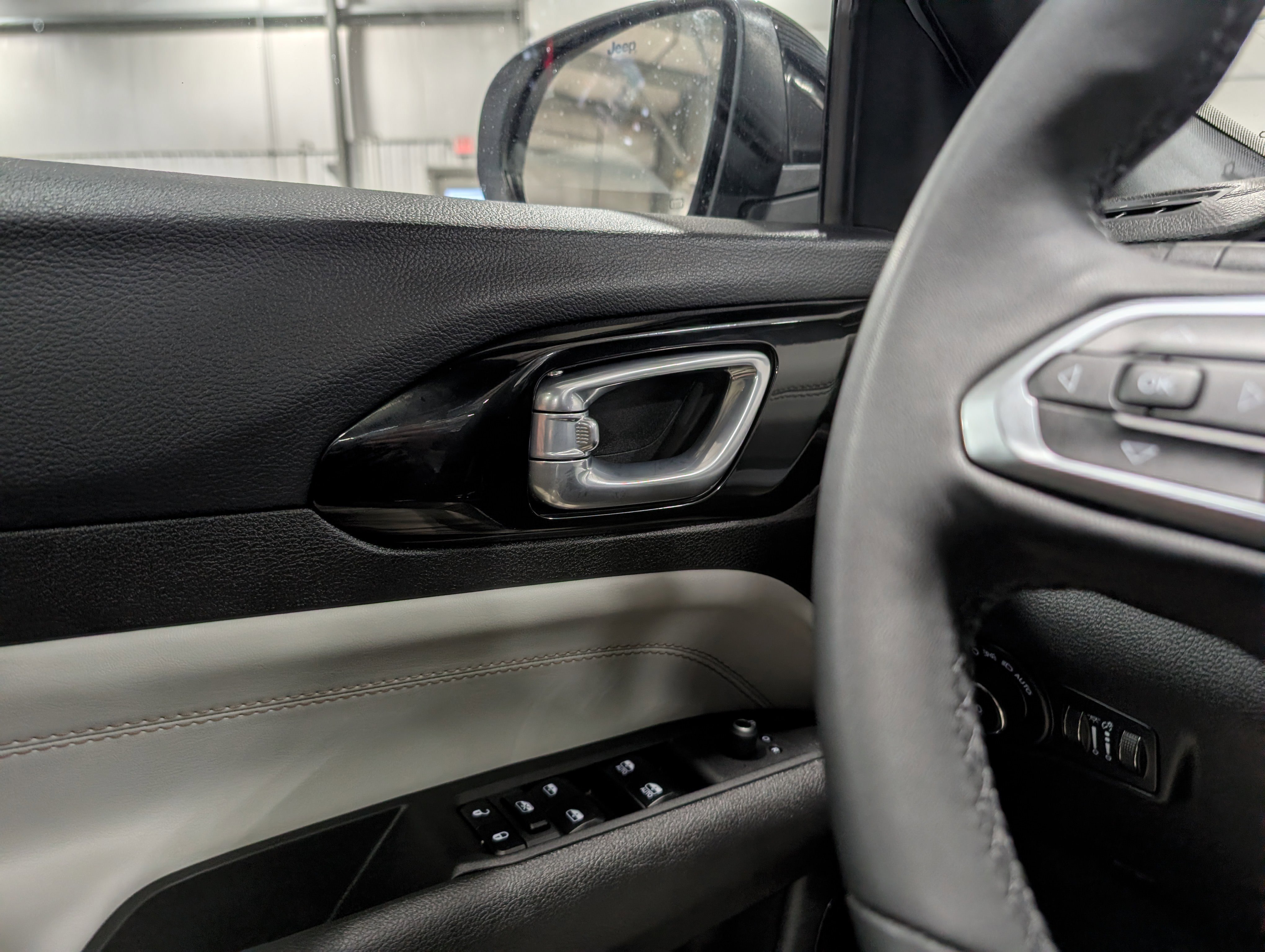 Used 2023 Jeep Compass Limited w/ Sun and Sound Group image 21