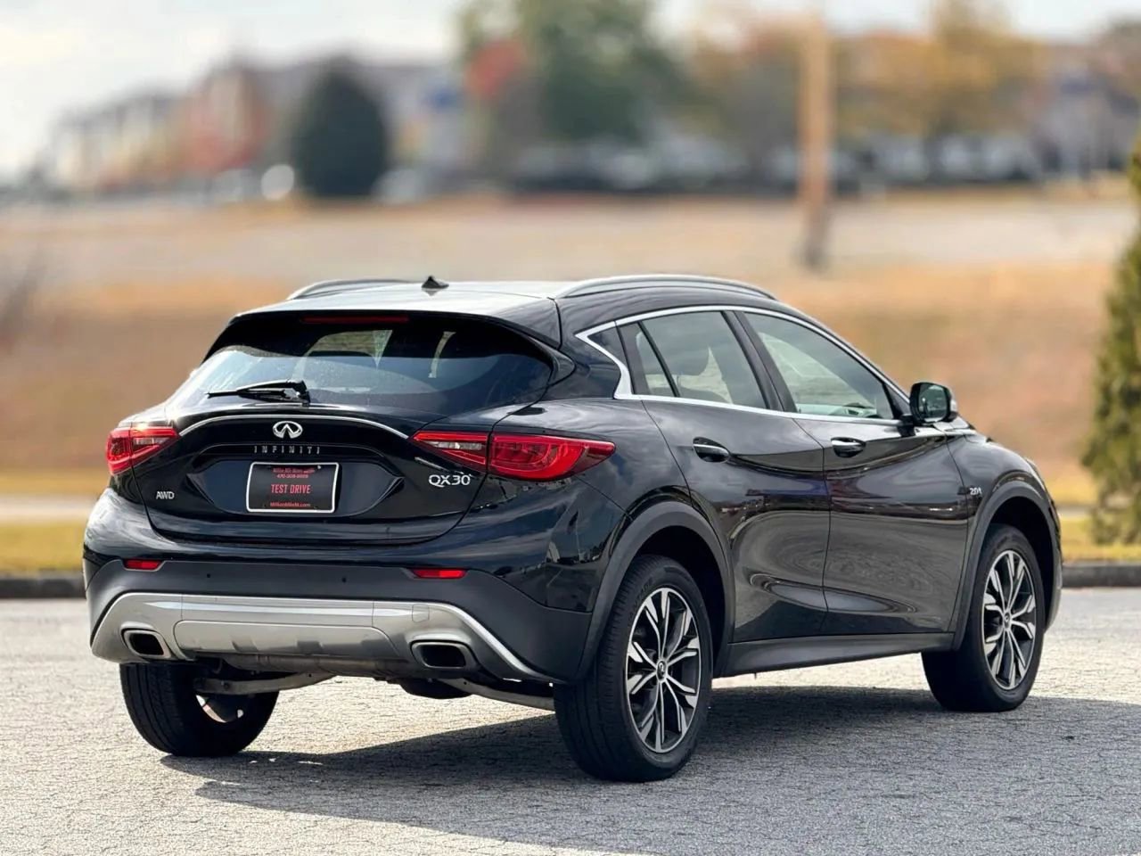 Used 2019 INFINITI QX30 AWD image 9