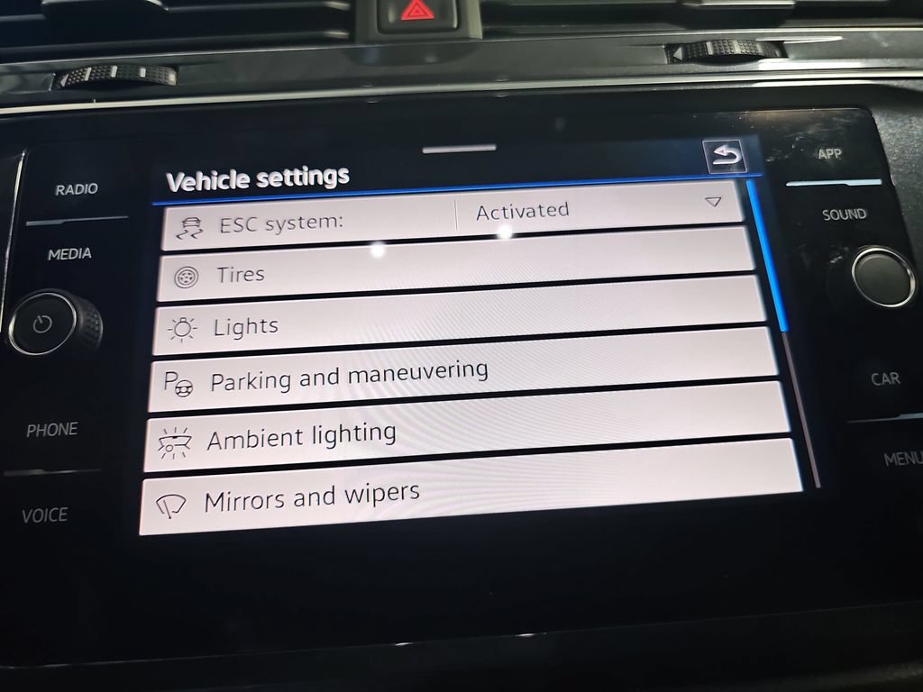 Used 2023 Volkswagen Tiguan SE R-Line AWD/4WD image 22