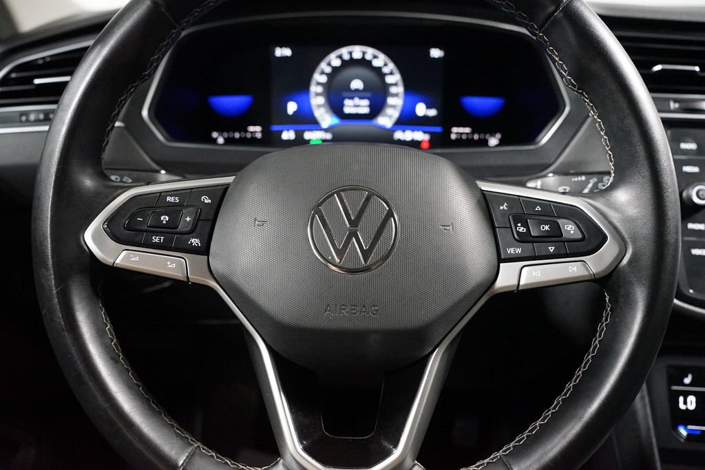 Used 2022 Volkswagen Tiguan SE FWD image 12