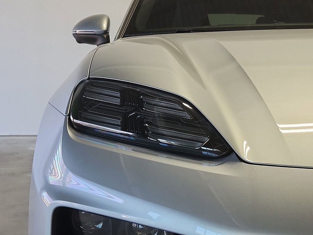New 2026 Porsche Macan 4 Electric AWD/4WD image 9