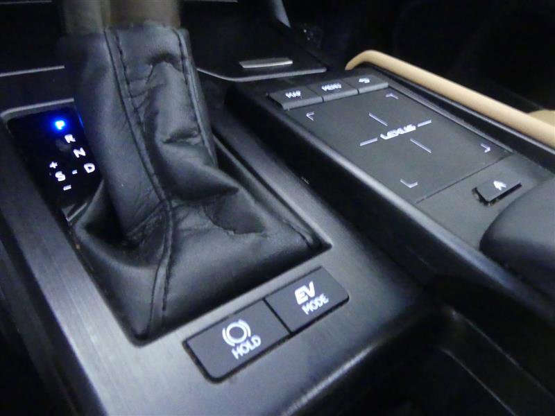 Used 2022 Lexus ES 300h w/ Premium Package image 14