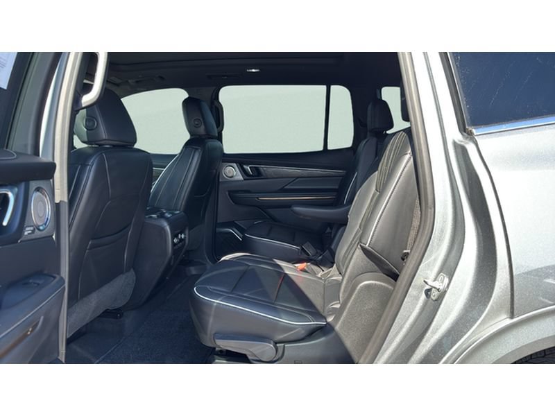 Used 2026 Buick Enclave Avenir w/ Super Cruise Package AWD/4WD image 16