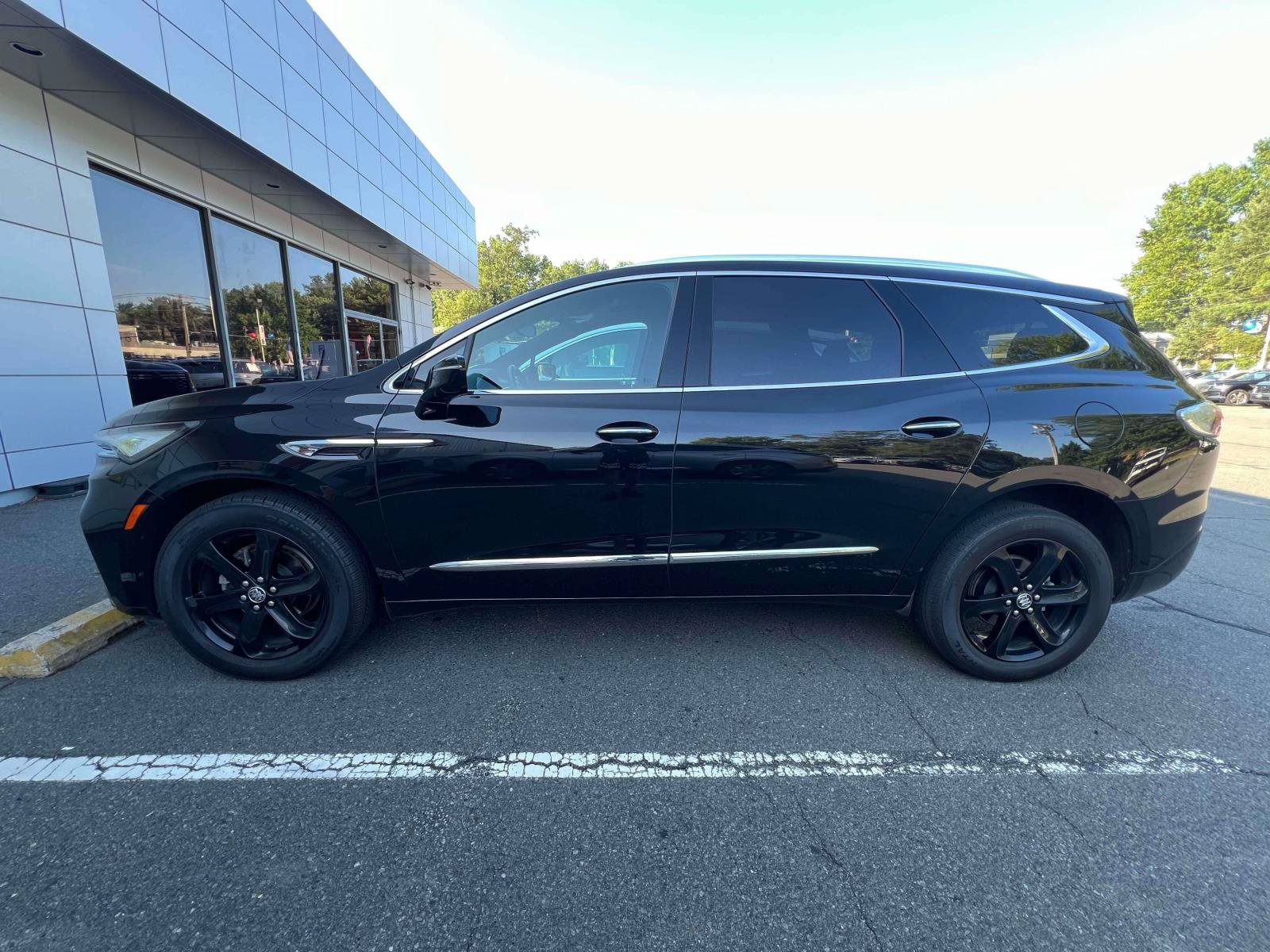 Used 2024 Buick Enclave Essence w/ Experience Buick Package AWD/4WD image 27