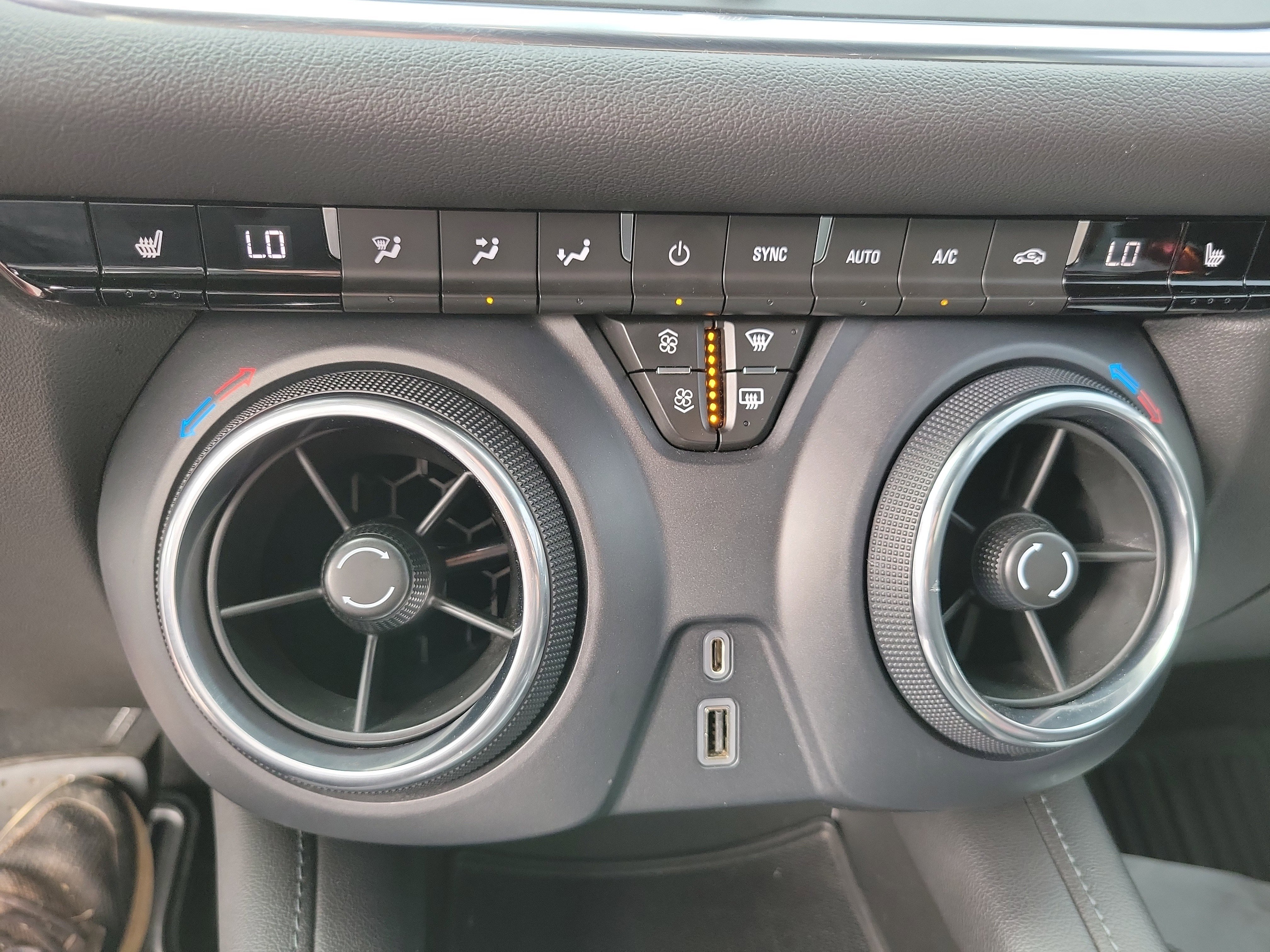 Used 2020 Chevrolet Blazer LT image 25