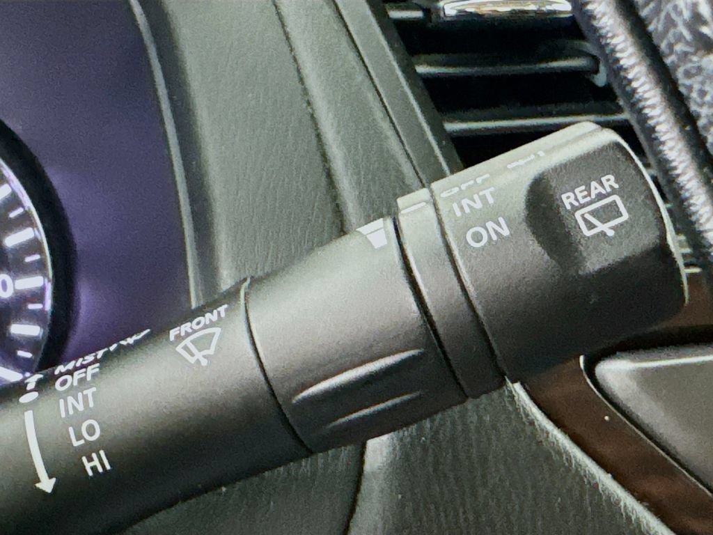 Used 2013 Nissan Pathfinder SL FWD image 15