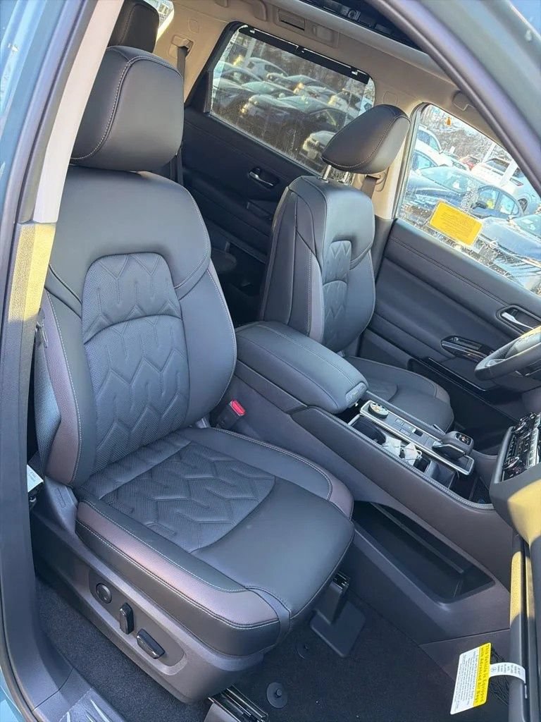 Used 2026 Nissan Pathfinder Platinum w/ Cargo Package AWD/4WD image 11