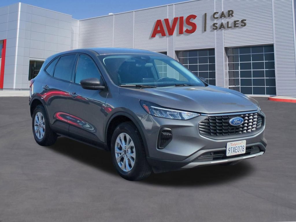 Used 2025 Ford Escape Active AWD/4WD image 3