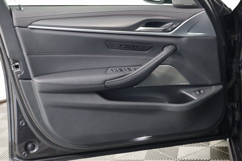 Used 2023 BMW M550i xDrive w/ Executive Package image 12