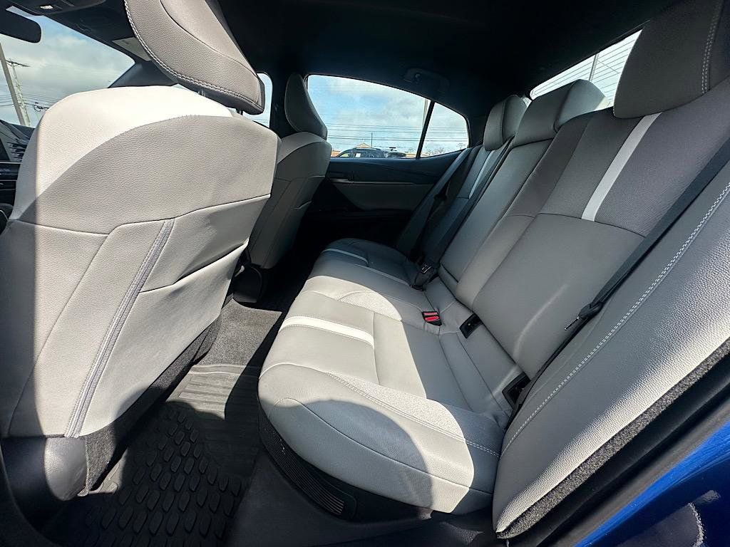 Certified 2025 Toyota Camry SE w/ Convenience Package image 16