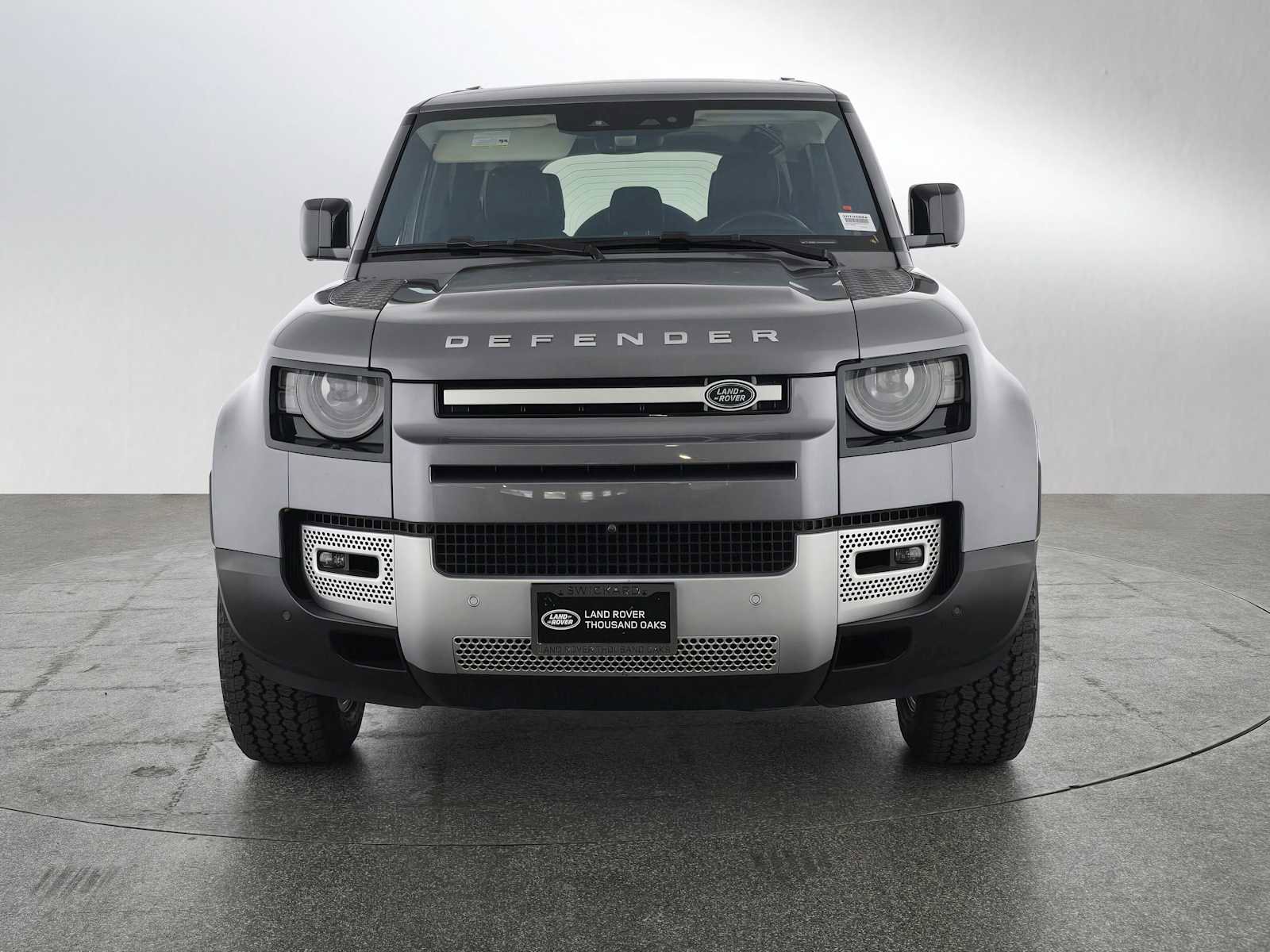 Used 2022 Land Rover Defender 110 SE image 2