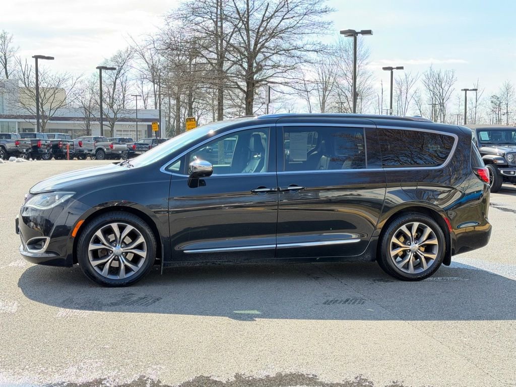 Used 2020 Chrysler Pacifica Limited image 11