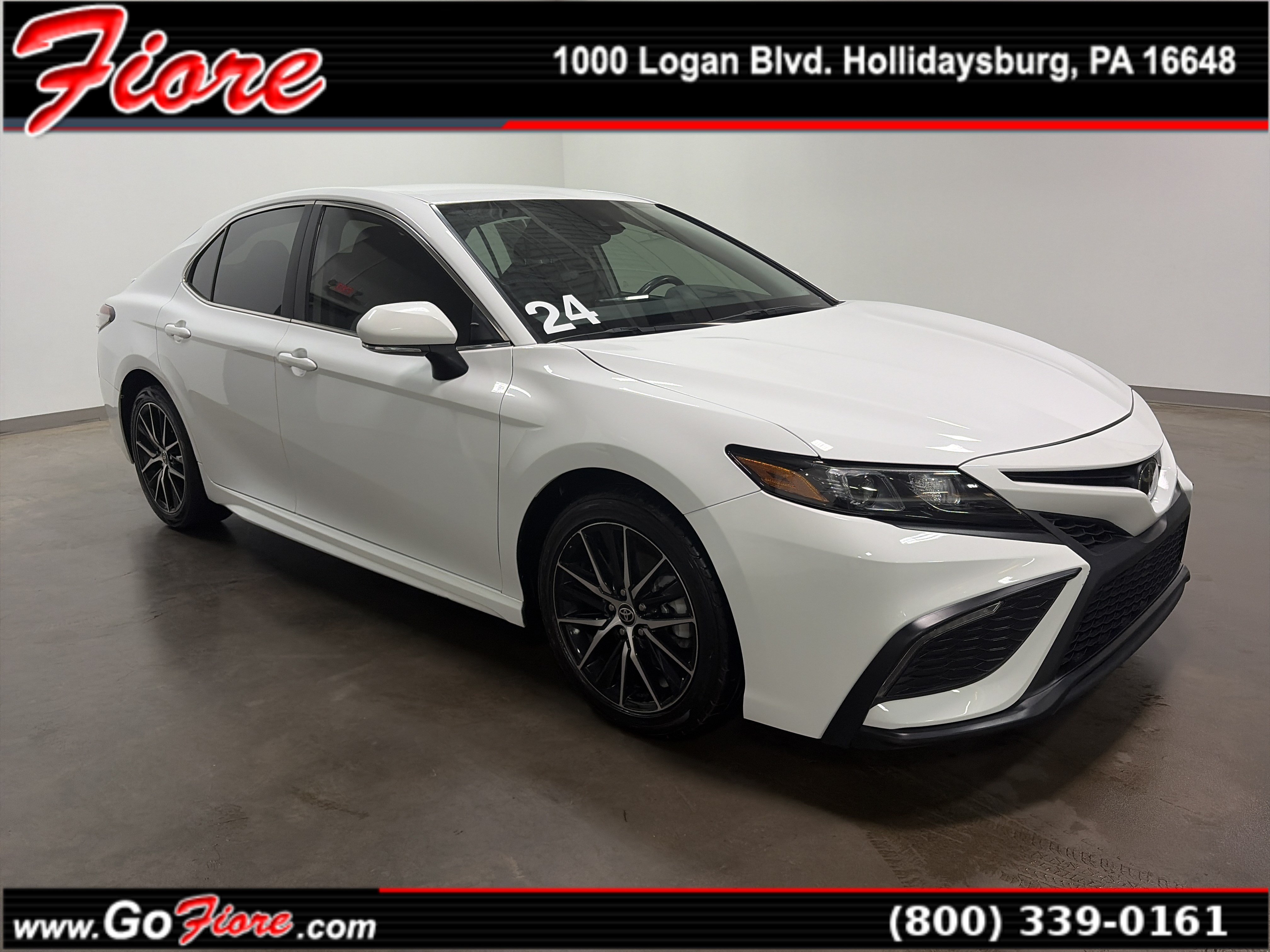 Used 2024 Toyota Camry SE w/ Convenience Package FWD image 1