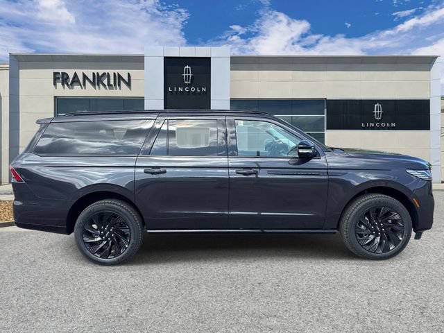 New 2026 Lincoln Navigator L Reserve w/ Jet Appearance Package AWD/4WD image 8