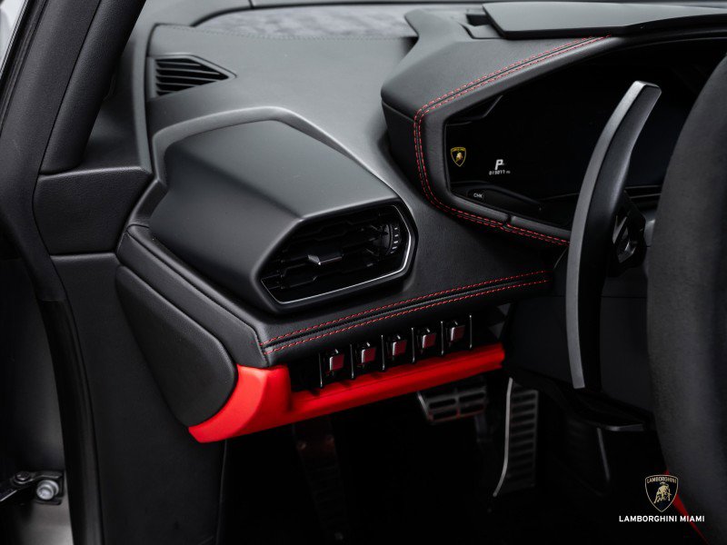 Used 2017 Lamborghini Huracan LP 610-4 image 26