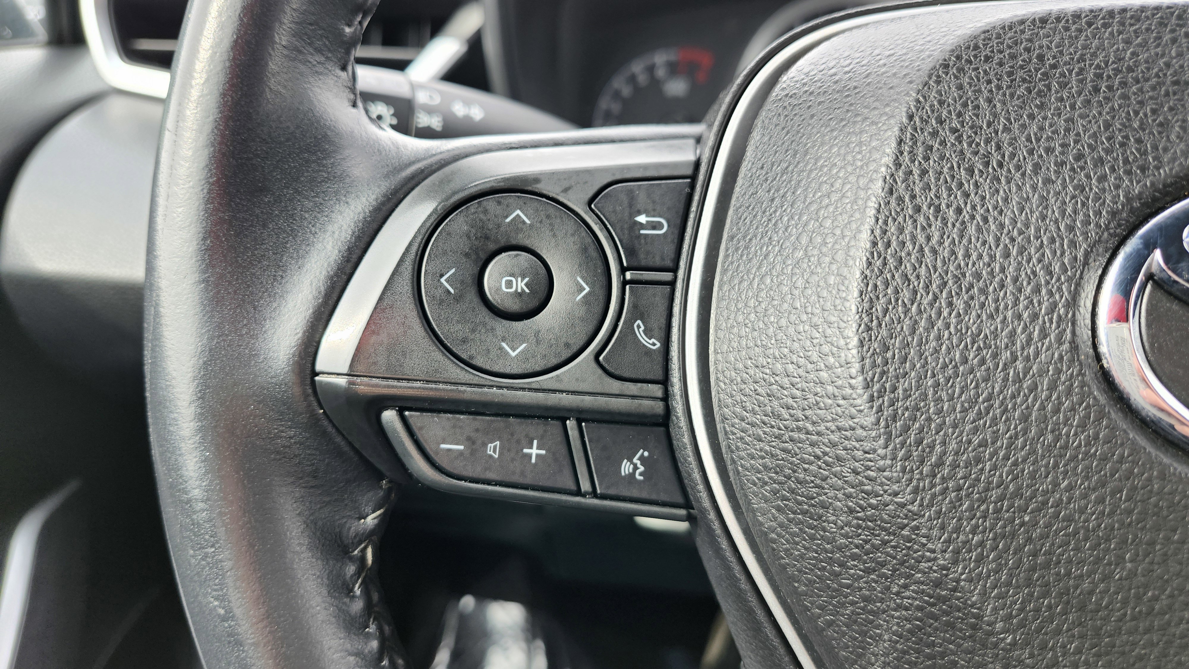 Used 2020 Toyota Corolla SE image 32