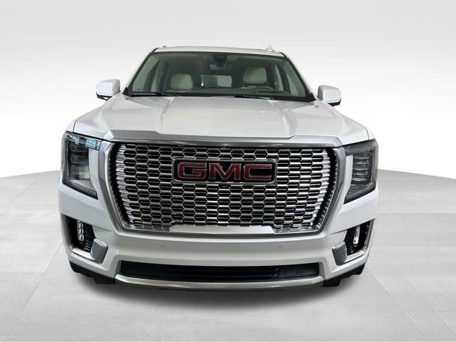 Used 2021 GMC Yukon Denali w/ Denali Premium Package image 9