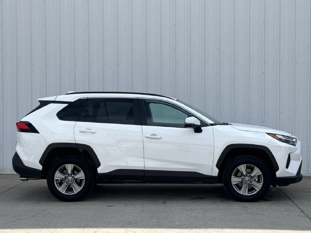 Used 2025 Toyota RAV4 XLE FWD image 3