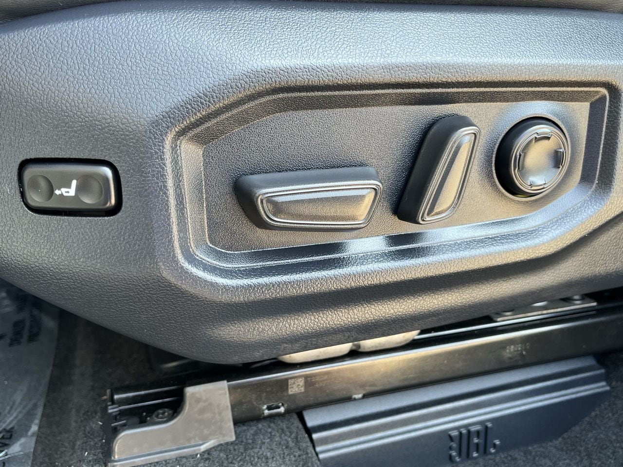 Used 2024 Toyota Tundra Platinum AWD/4WD image 24