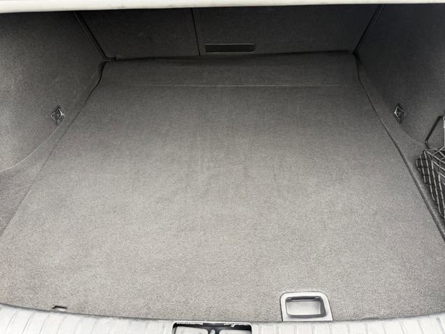 Used 2023 Genesis G70 2.0T image 38