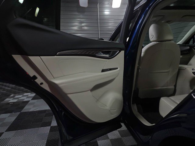 Used 2023 Buick Envision Avenir image 40