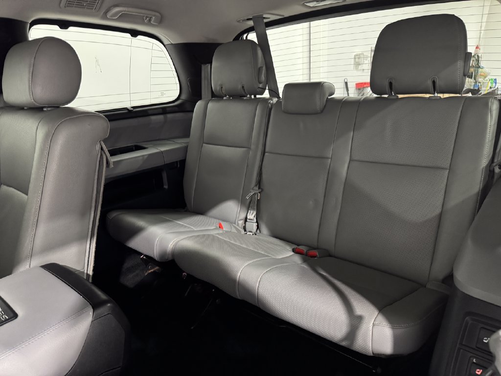 Used 2018 Toyota Sequoia Platinum AWD/4WD image 21