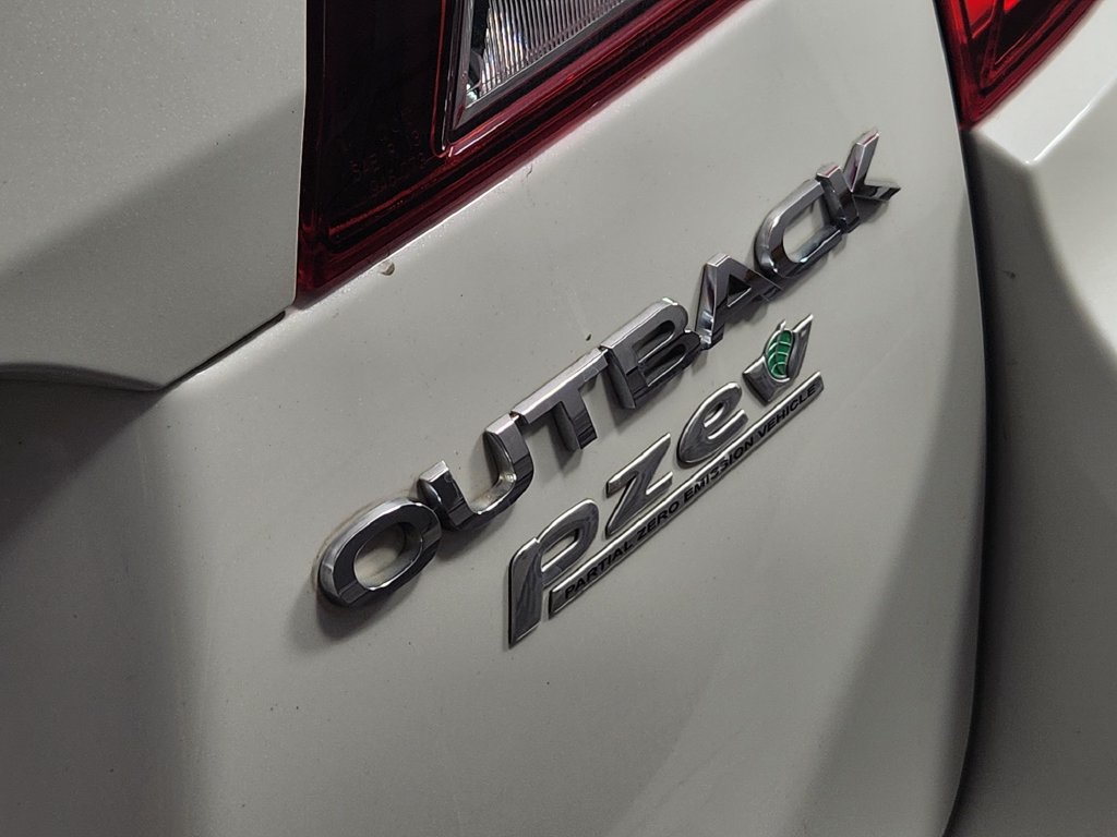 Used 2017 Subaru Outback 2.5i Touring w/ Popular Package #5A AWD/4WD image 11