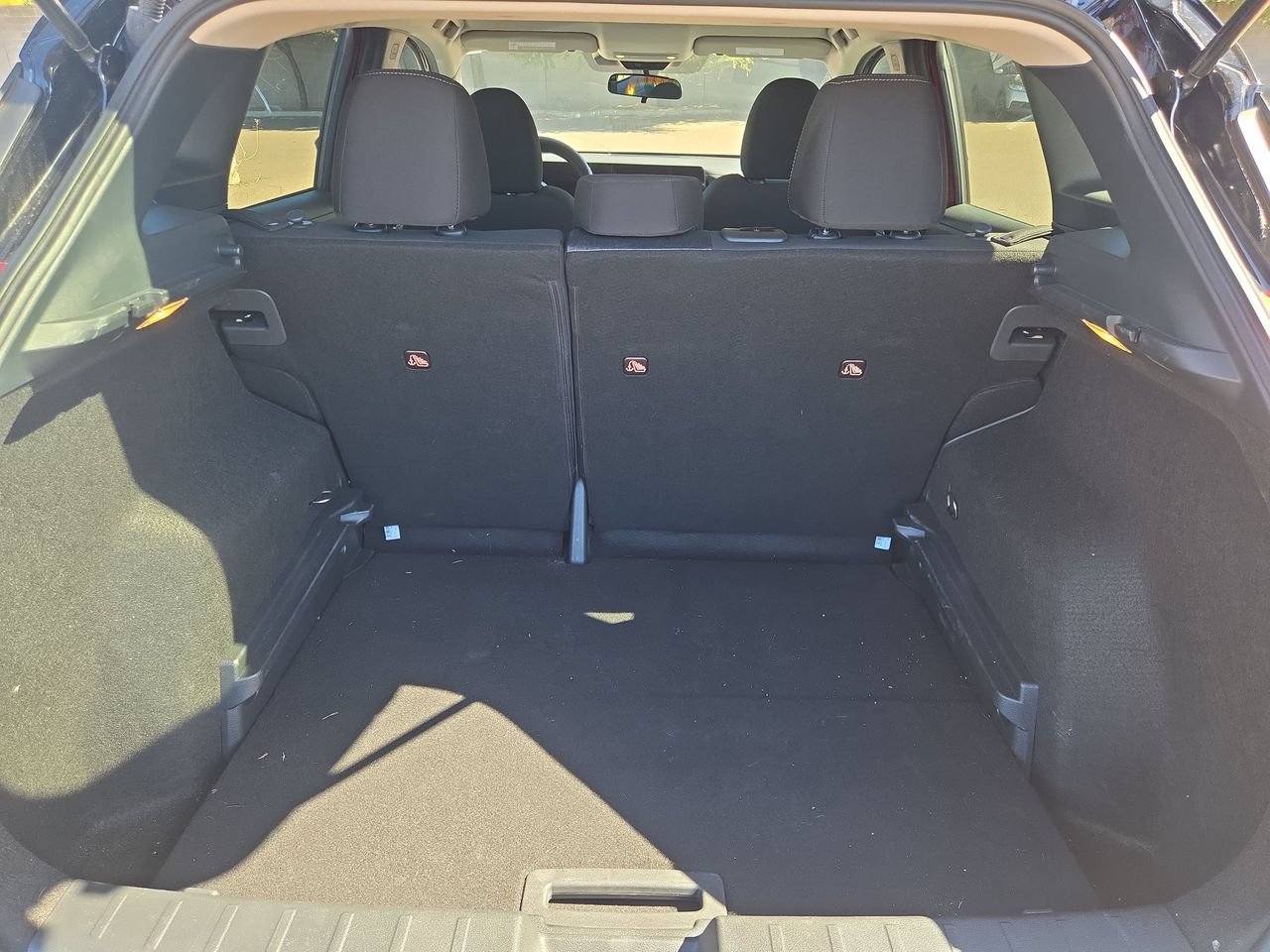 Used 2025 Nissan Kicks SV FWD image 8