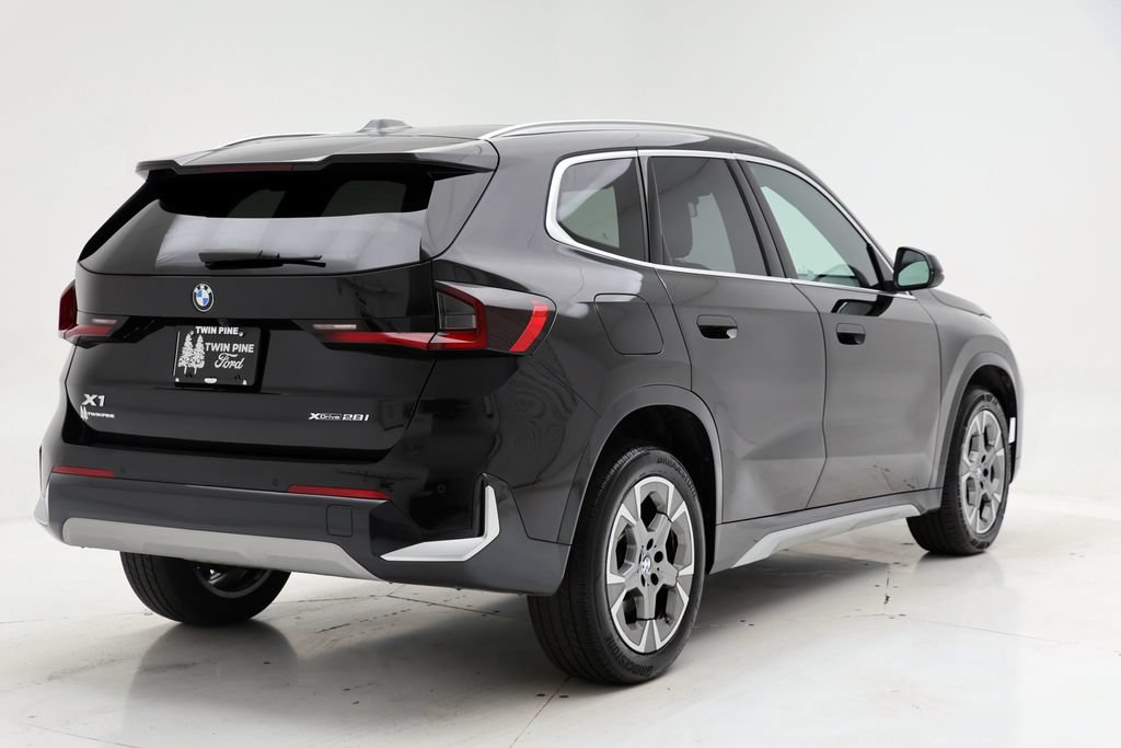Used 2025 BMW X1 xDrive28i AWD/4WD image 8