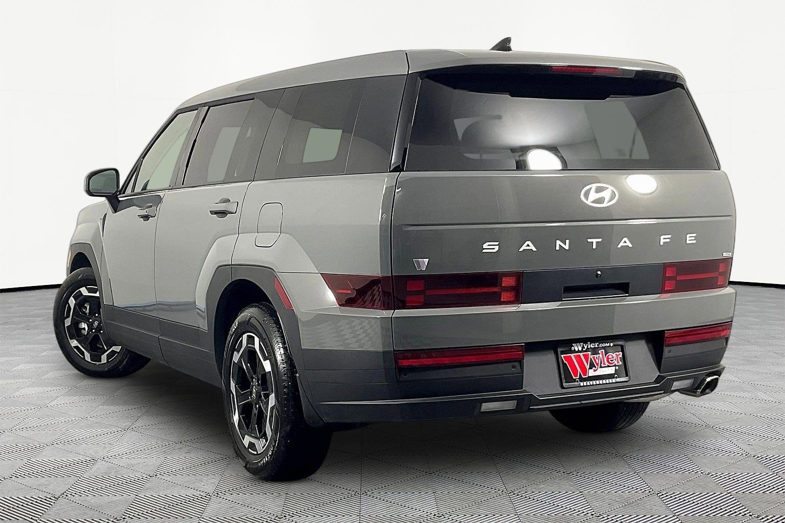 Certified 2026 Hyundai Santa Fe SE AWD/4WD image 4