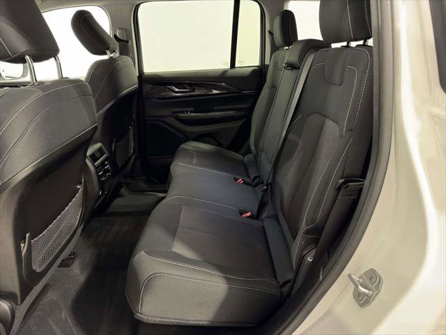 Certified 2023 Jeep Grand Cherokee Laredo image 17