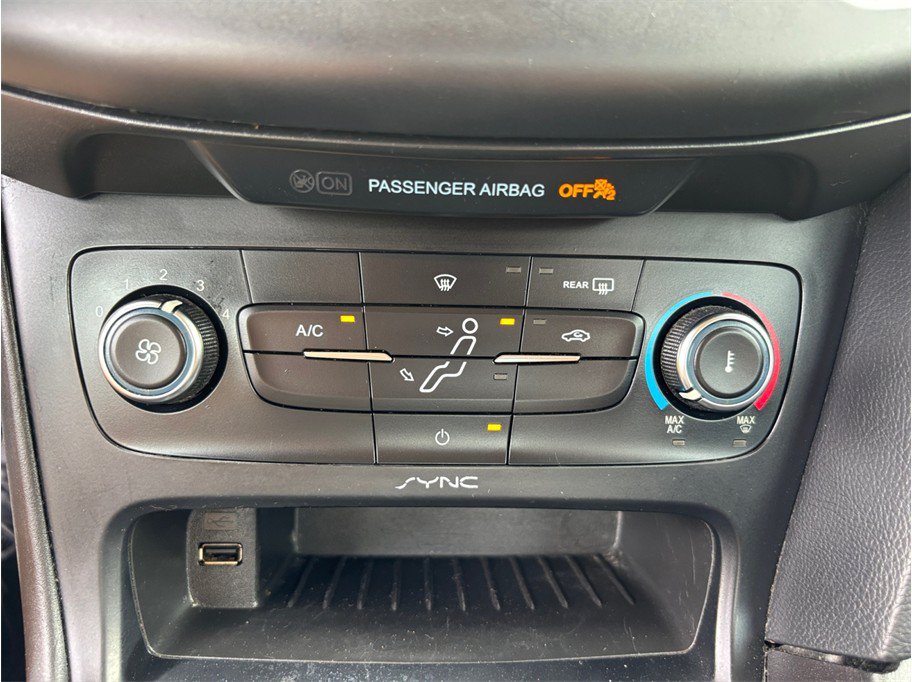 Used 2017 Ford Focus SE FWD image 23