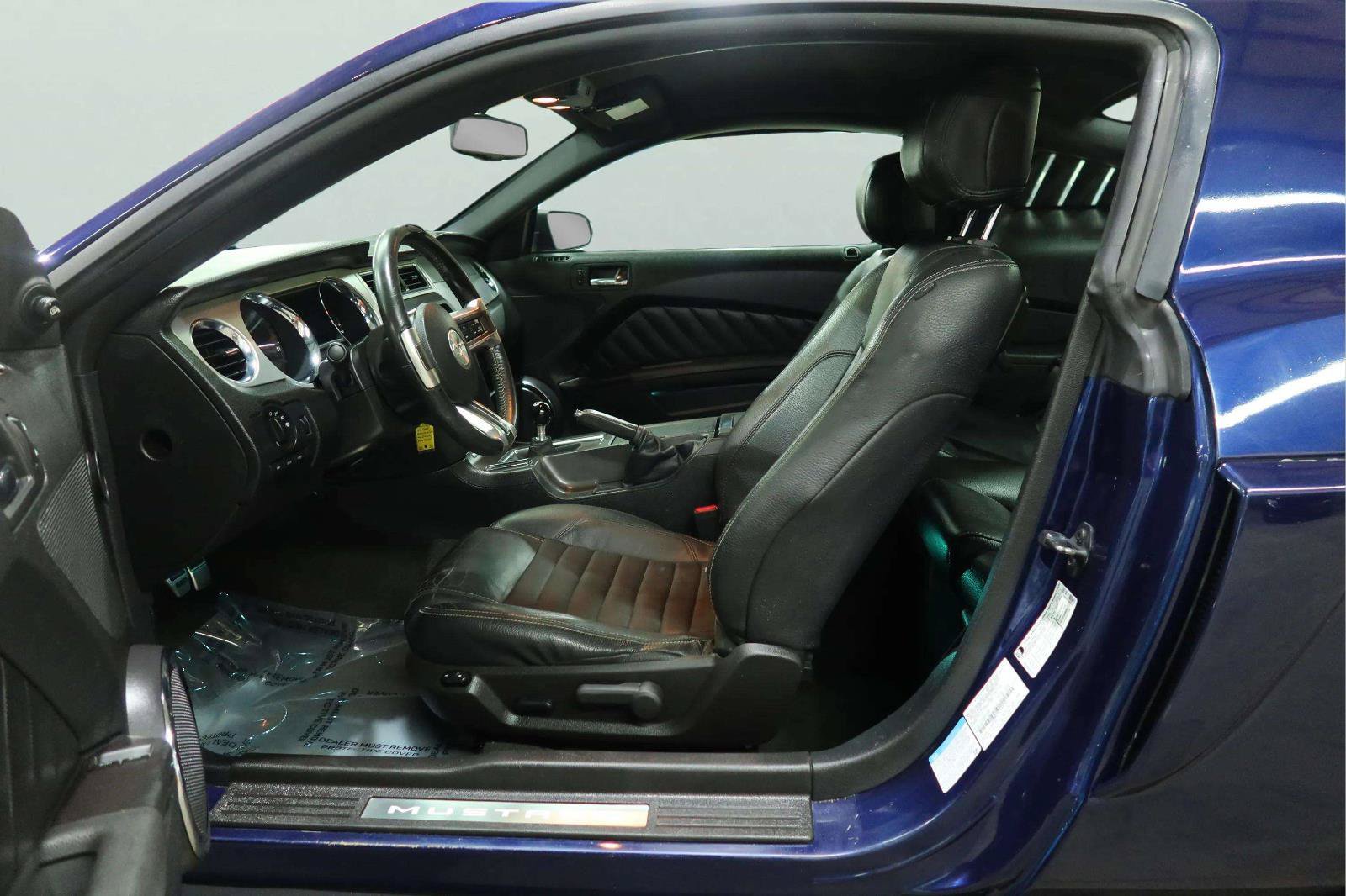 Used 2012 Ford Mustang GT Premium w/ Brembo Brake Pkg RWD image 15