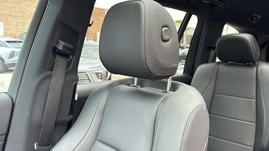 Used 2023 Mercedes-Benz GLS 450 4MATIC image 23