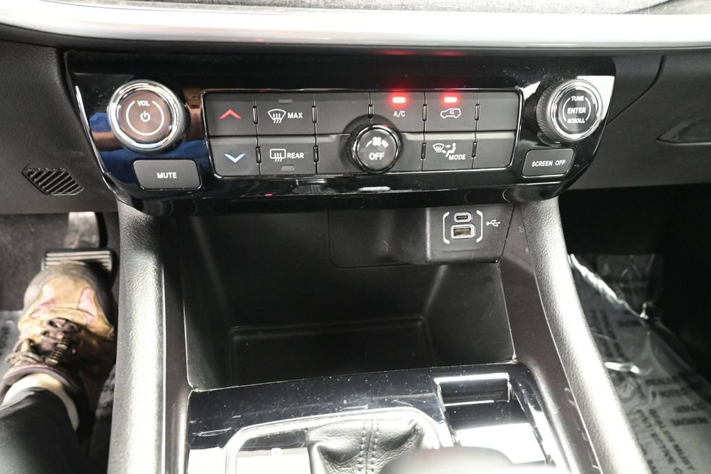 Used 2024 Jeep Compass Latitude AWD/4WD image 31