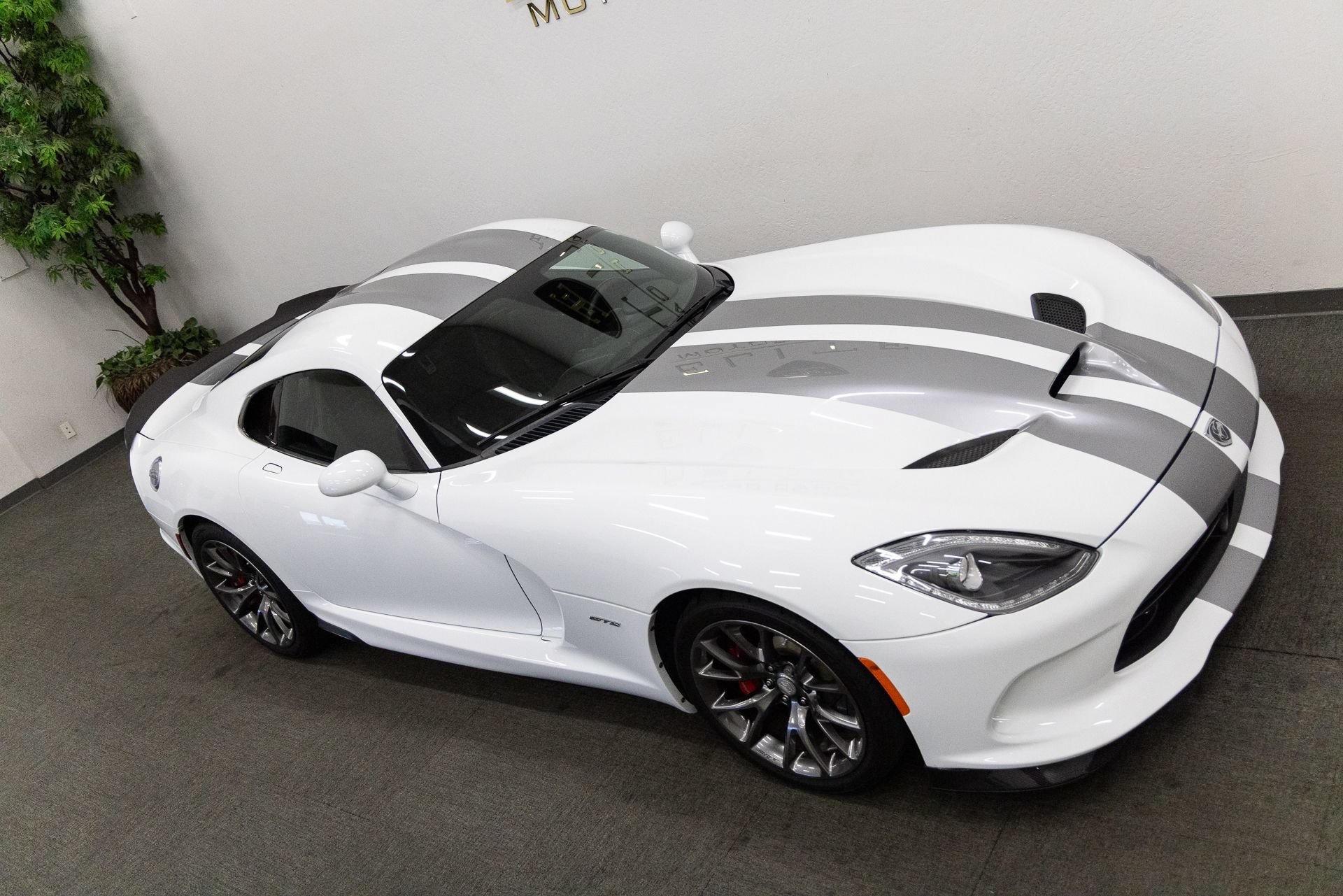 Used 2014 SRT Viper GTS w/ Exterior Carbon Fiber Package RWD image 20