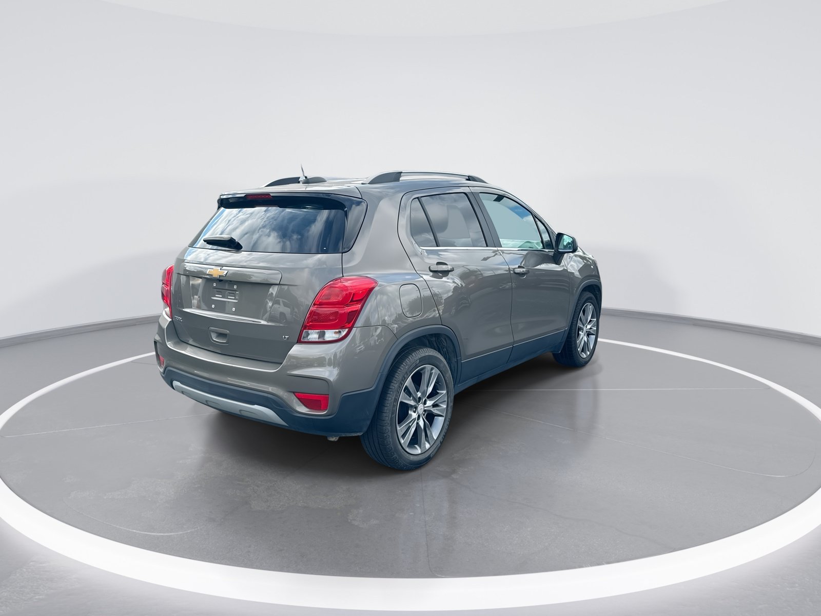 Used 2020 Chevrolet Trax LT w/ LT Convenience Package FWD image 9