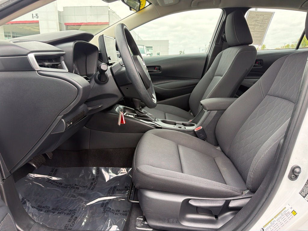 Used 2024 Toyota Corolla LE FWD image 11