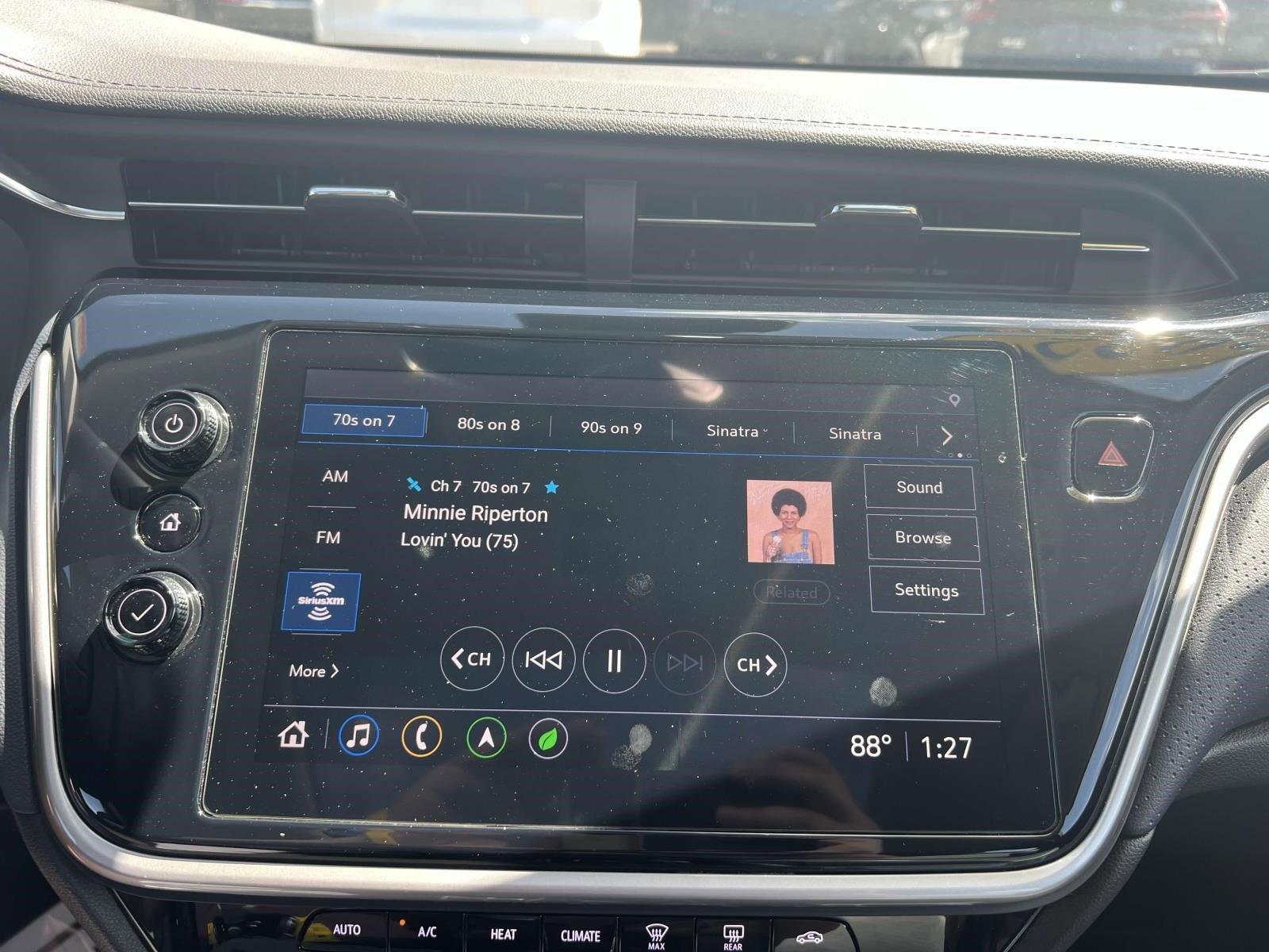 Certified 2022 Chevrolet Bolt EUV Premier w/ Sun & Sound Package image 27