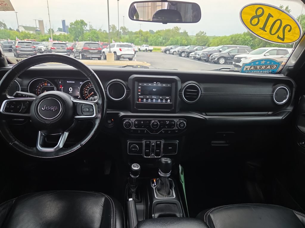 Used 2018 Jeep Wrangler Unlimited Sahara w/ Cold Weather Group AWD/4WD image 11