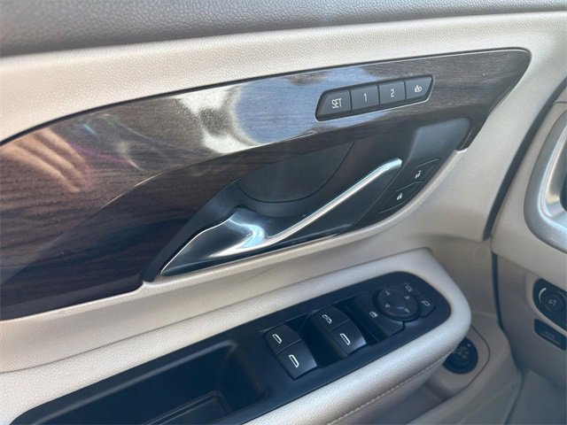 Used 2018 GMC Terrain Denali w/ Comfort Package image 11