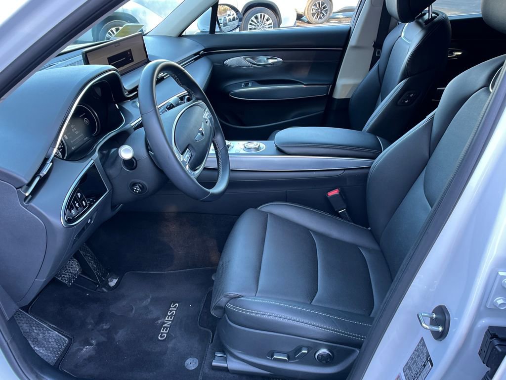 Used 2023 Genesis GV70 2.5T w/ Select Package image 9