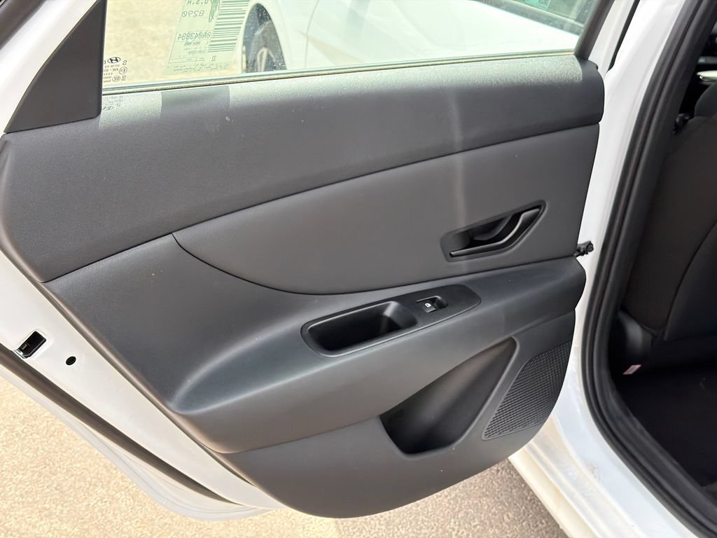 Certified 2025 Hyundai Elantra Sport FWD image 21