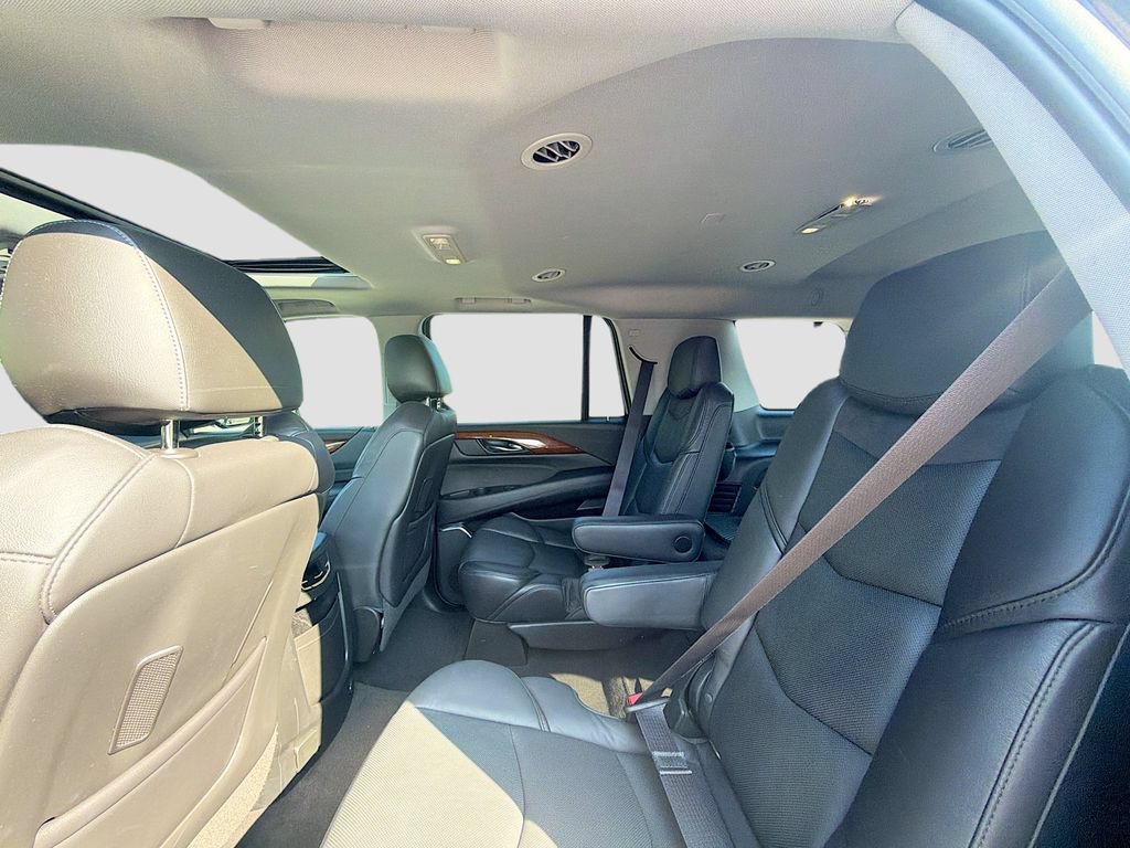 Used 2016 Cadillac Escalade Luxury AWD/4WD image 25