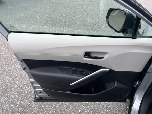 Used 2024 Toyota Corolla Cross L image 11