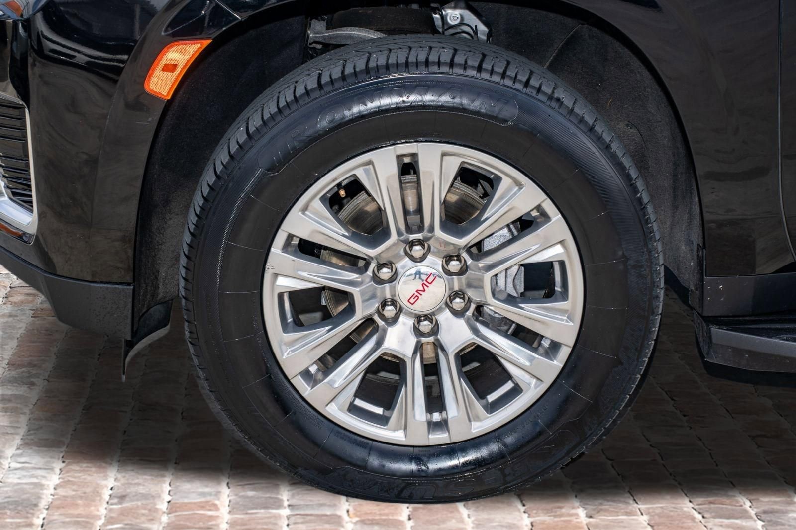 Used 2024 GMC Yukon XL Denali image 41