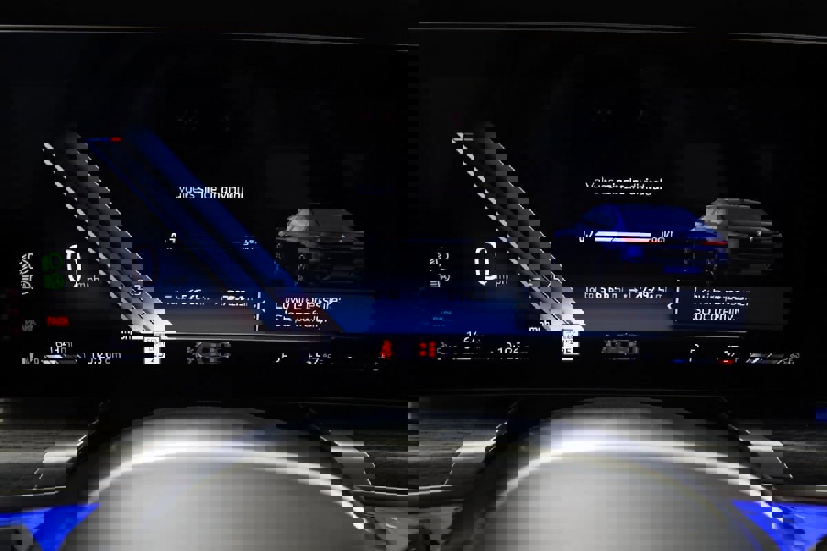 Used 2023 BMW 760i xDrive image 23