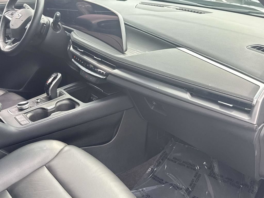 Used 2025 Cadillac XT4 Premium Luxury FWD image 30