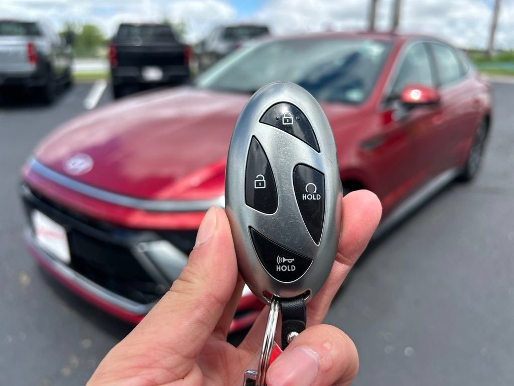 Used 2025 Hyundai Sonata SEL FWD image 44
