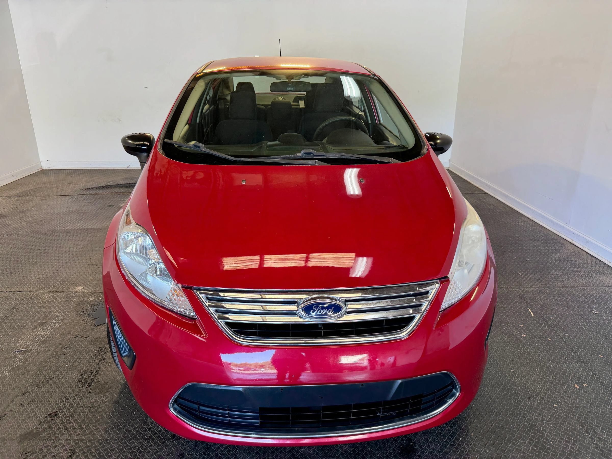 Used 2012 Ford Fiesta SE w/ Super Fuel Economy Pkg FWD image 3